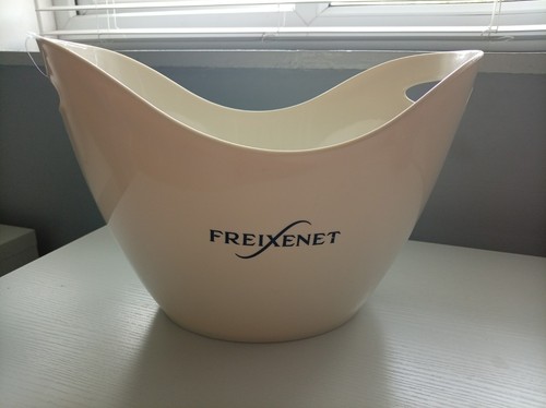 Freixenet cream plastic - cream, ice