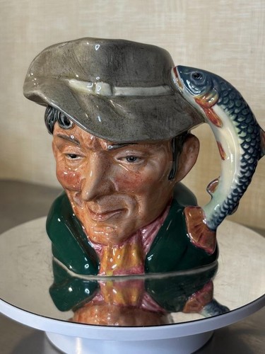 Royal doulton small character - royal,