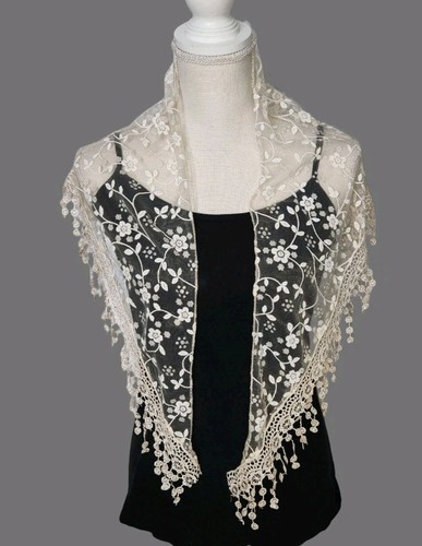 Vintage ivory lace - shawl, scarf
