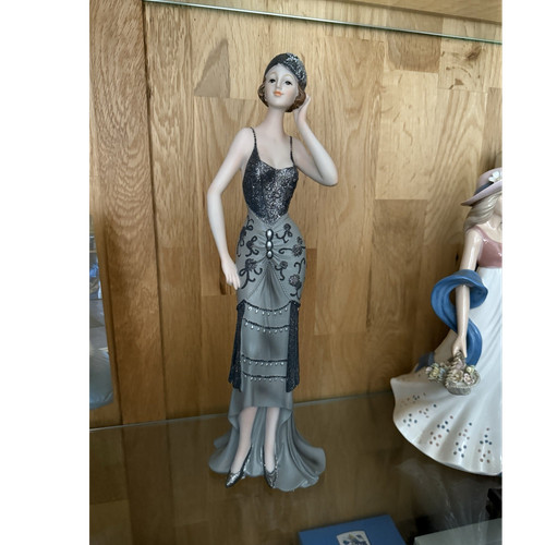 Art deco resin woman - art, figurine
