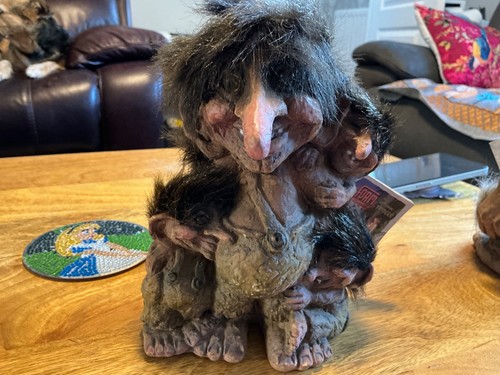 1997 nyform family man - man, troll