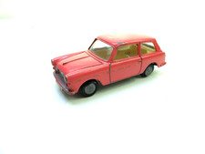 TRIANG SPOT ON 154 AUSTIN A40