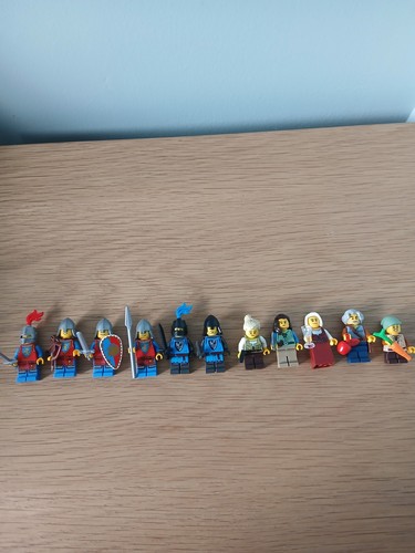 Lego castle minifigures 11x - lego,
