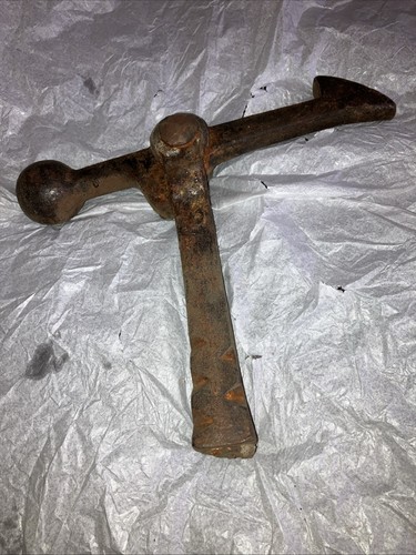 Gate lock gravity latch