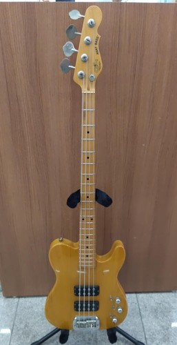Asat bass - /,