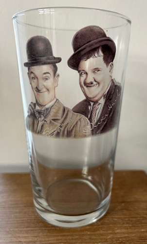 Laurel and hardy pint size - laurel,