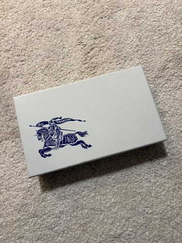 Burberry gift box with - , lid