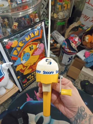 Vintage 1988 snoopy zebco - snoopy,