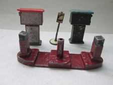 MATCHBOX LESNEY PETROL PUMPS