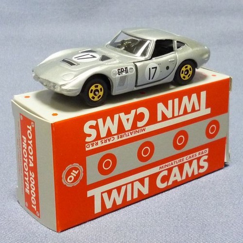 Takara tomy tomica toyota - tomy,