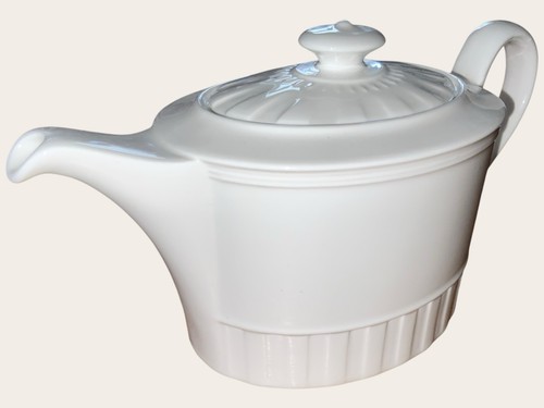 Wedgwood colosseum tea pot - colosseum,
