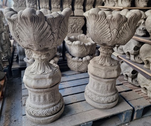 Two large tulip vase - large,