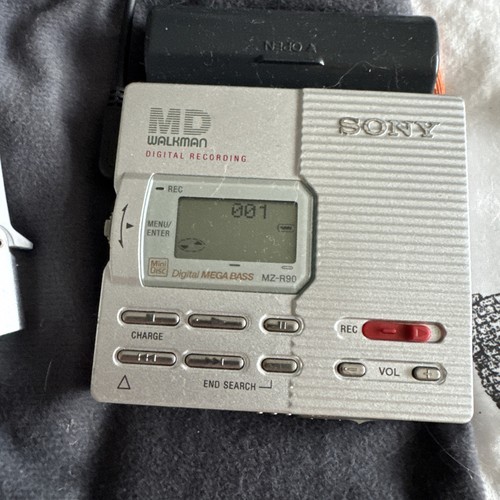 Sony r90 portable minidisc - portable,