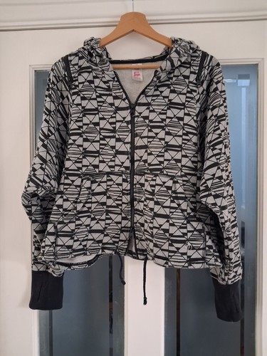 Zumba wear grey black geo - zumba, grey+black