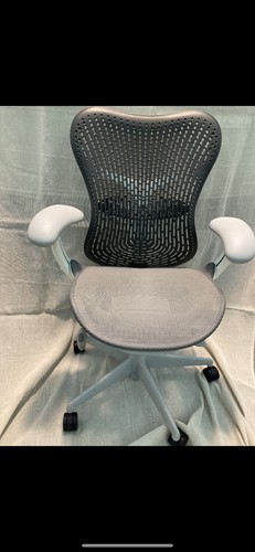 Herman miller mirra office - 2,