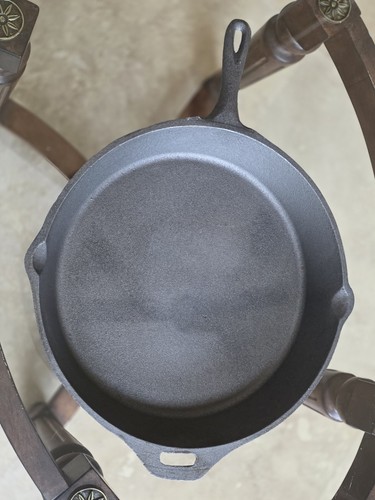 Huge vintage cast iron skillet - huge,