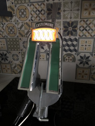 Castlemaine xxxx stunning - castlemaine, beer