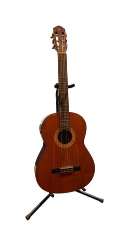 Yamaha 100 classical guitar - yamaha,