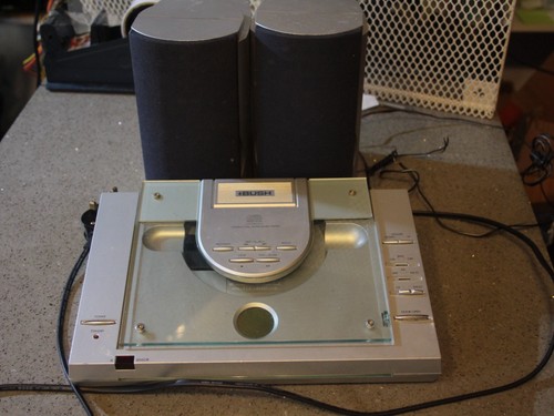 Bush compact disc player - bush, cd
