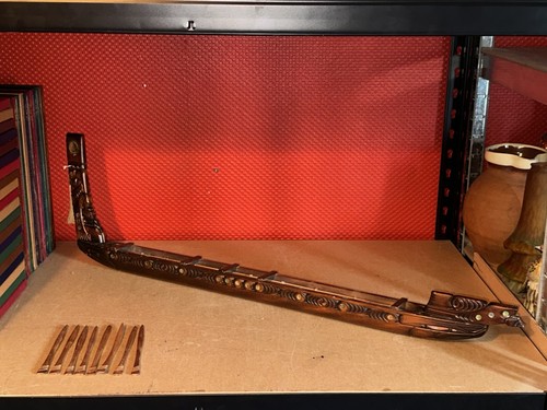 Maori war canoe - maori, hand
