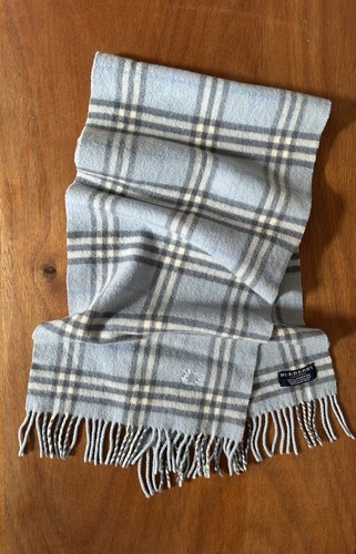 Burberry light blue - x9’5,