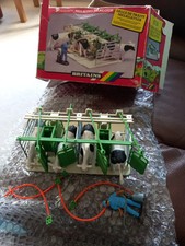 Britains Farm Milking Parlour RARE MILKING CLUSTERS x4, Cows, Man, Box No Instrn