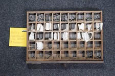 Letterpress Metal Type, small Italics - letters & numbers, wooden tray (2599)