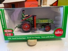 SIKU.1:32.FARM. FENDT.TOOL CARRIER VINTAGE TRACTOR.STEERING.FINGER MOWER.DRIVER.