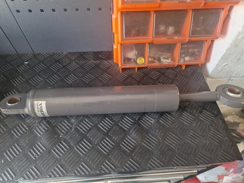 Hydraulic ram volvo 80630734 - ram,