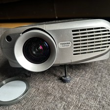 Toshiba TLP560 LCD Portable