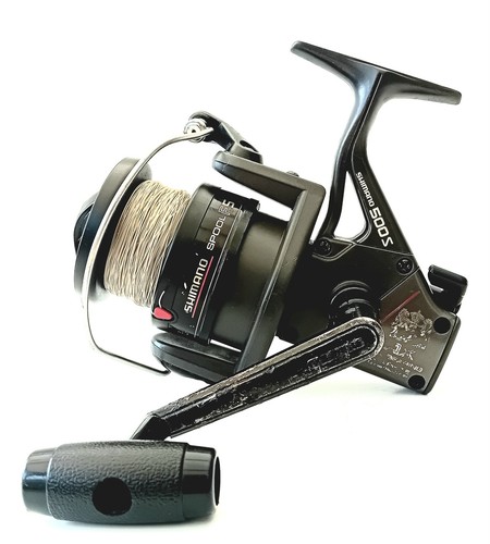Vintage retro fishing reel - retro,