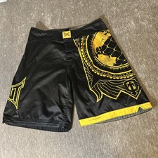 Tap Out MMA Board Shorts Men’s S/M Black And Yellow Embroidered Logo Skulls