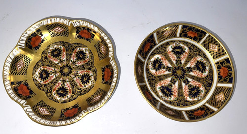 Vintage royal crown - crown, bone