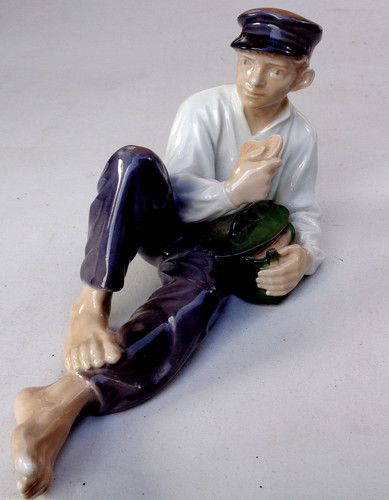 Royal copenhagen figurine boy - copenhagen,