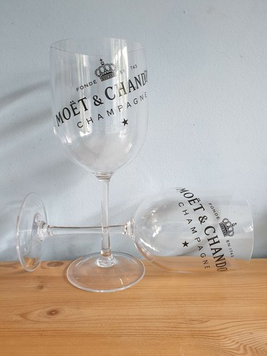 Full and authentic moët - full,