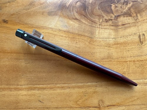 Sheaffer targa metallic garnet - sheaffer,