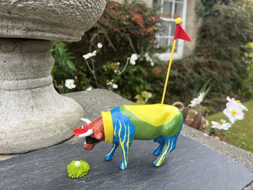 Cow parade forecowddie - parade, ‘forecowddie’