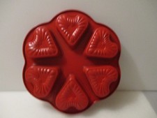 Nordic Ware Valentine Heart Cakelet Pan 6 Cavity Non-Stick 4.5 Cup Red Metal