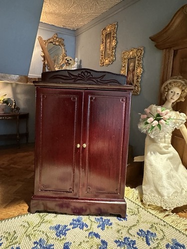 Dolls house mahogany - mahogany, baby