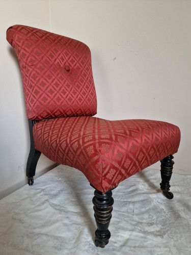 Vintage button back low - low, seated