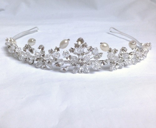 Fresh water pearl white - water,