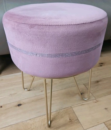 Pink gold velvet bedroom - gold,