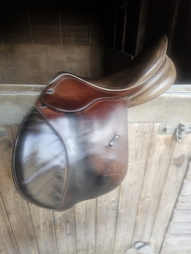 John whittaker jump saddle - 1,