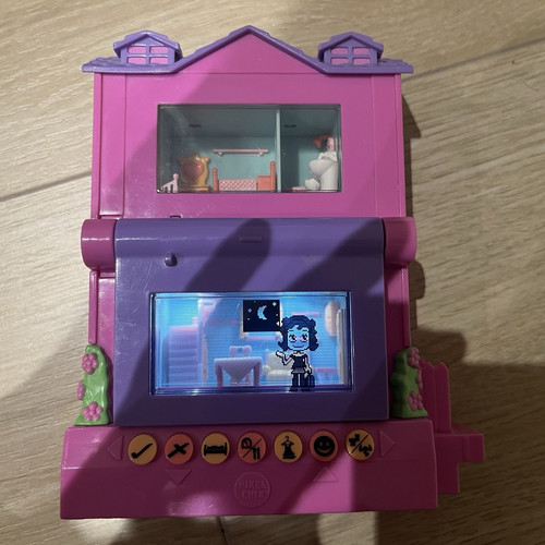 Pixel chix handheld - handheld, electronic