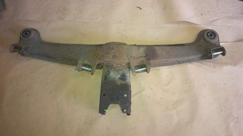 Suspension rear crossmember - rear,