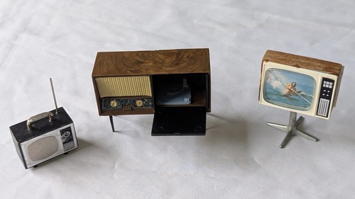 Vintage doll house 12 - doll, 1/12