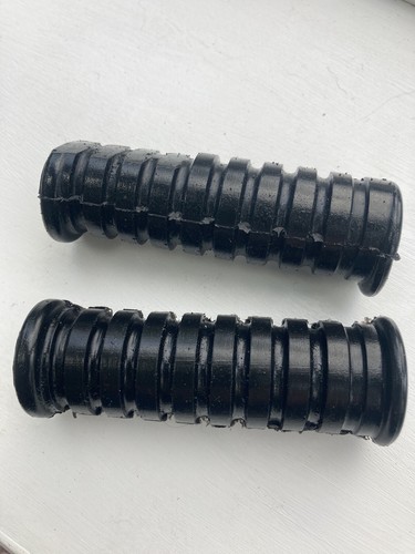 Yamaha pillion footrest rubber - pillion,