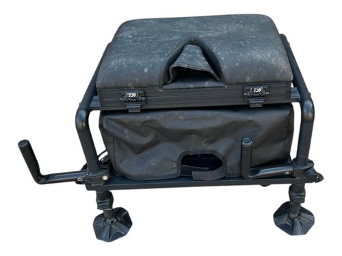 Daiwa d50sb seatbox with - daiwa,