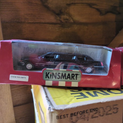 Kinsmart diecast pull back - diecast, back'