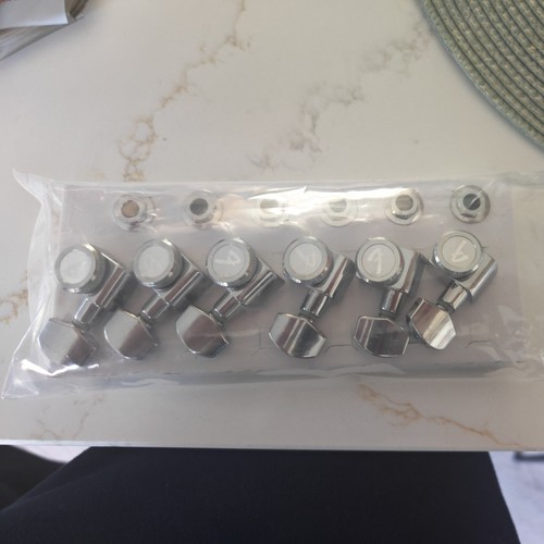 Fender chrome locking tuners